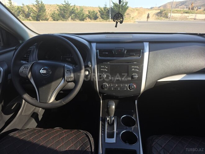 Nissan Altima-5