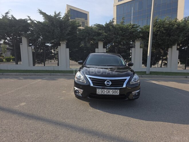 Nissan Altima-8