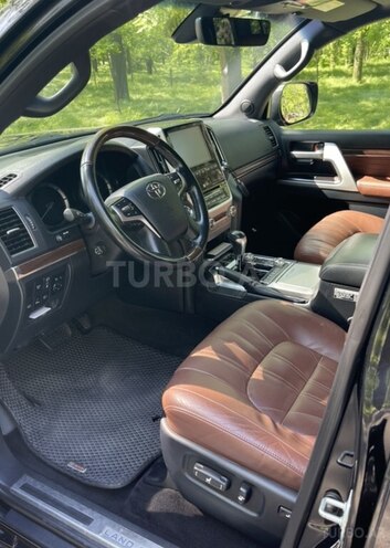 Toyota Land Cruiser-3