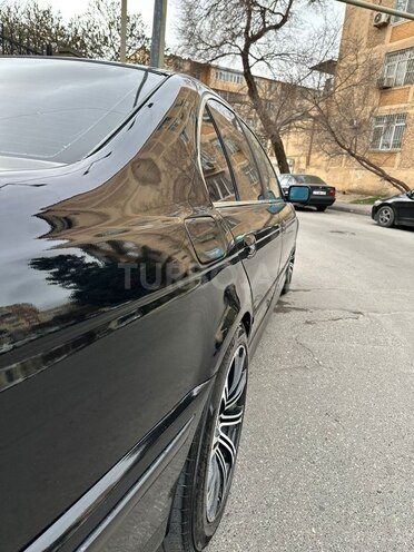 BMW 523-4