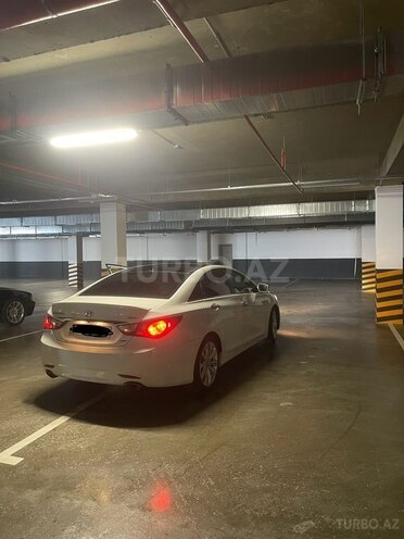 Hyundai Sonata-10