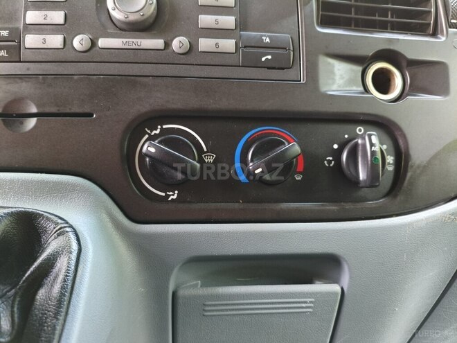 Ford Transit-2