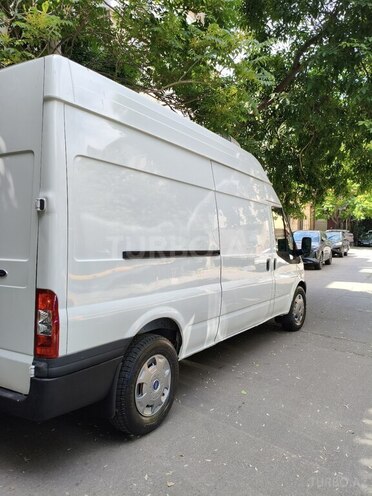Ford Transit-10
