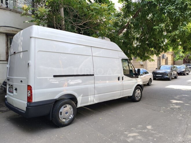 Ford Transit-14