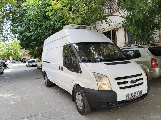 Ford Transit-12