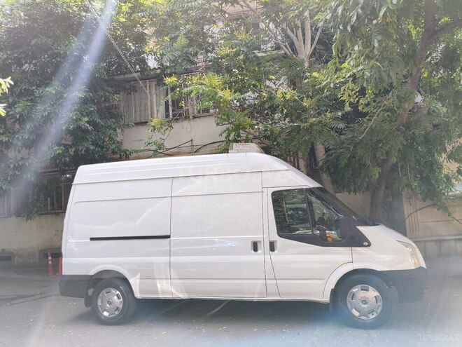 Ford Transit-11