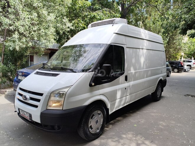 Ford Transit-16