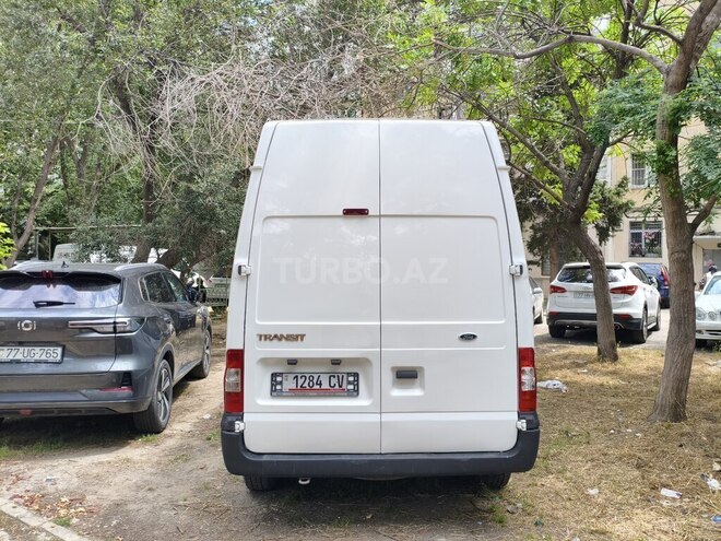 Ford Transit-20