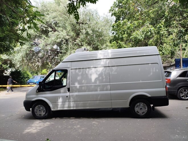 Ford Transit-18