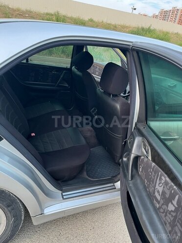 Mercedes E 230-6