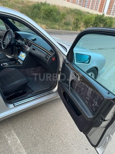 Mercedes E 230-4