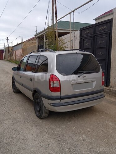Opel Zafira-2