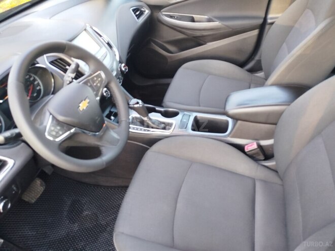 Chevrolet Cruze-9