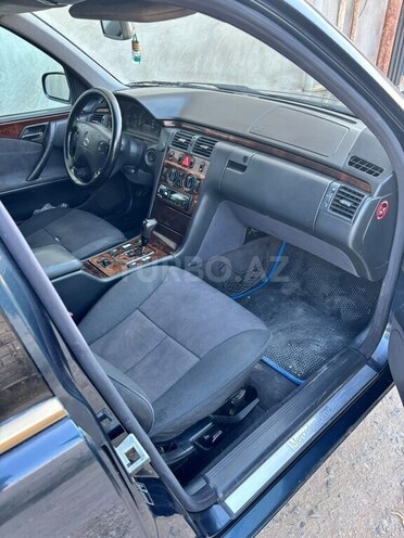 Mercedes E 200-7