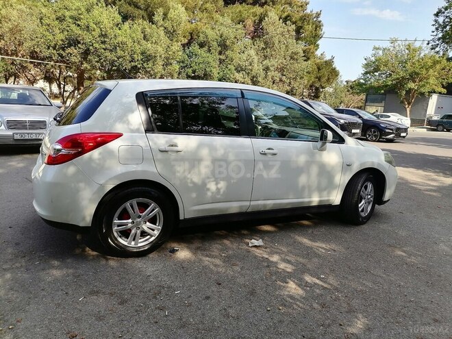 Nissan Tiida-7