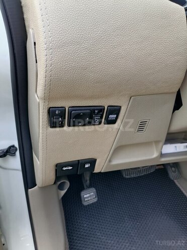 Nissan Tiida-9