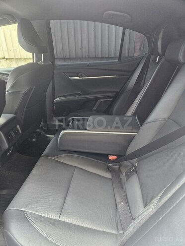 Toyota Camry-9