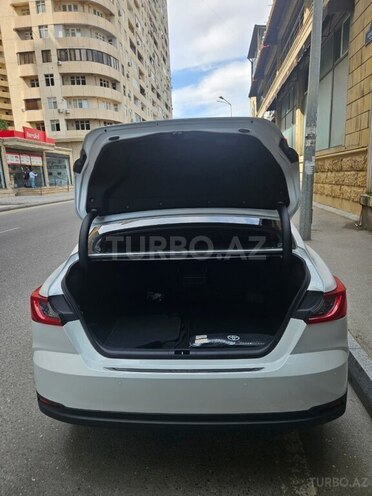 Toyota Camry-14