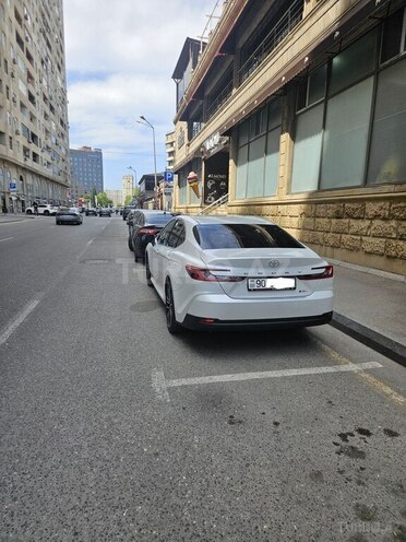 Toyota Camry-5