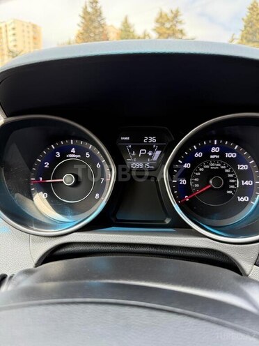 Hyundai Elantra-14