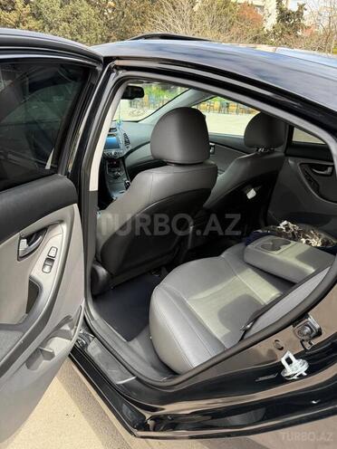 Hyundai Elantra-18