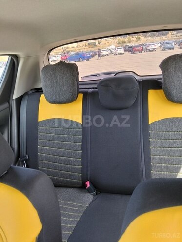 Suzuki Swift-10
