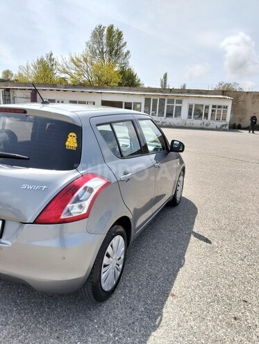 Suzuki Swift-6