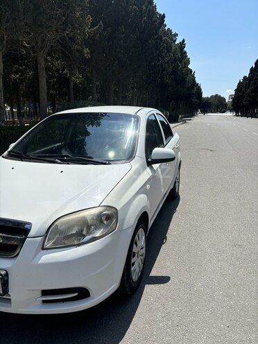 Chevrolet Aveo-12