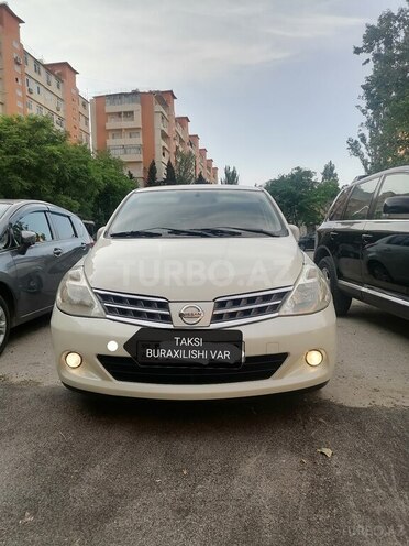 Nissan Tiida-1