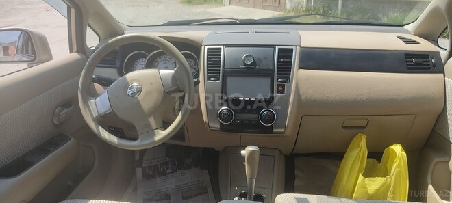 Nissan Tiida-7