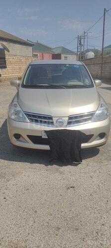 Nissan Tiida-1
