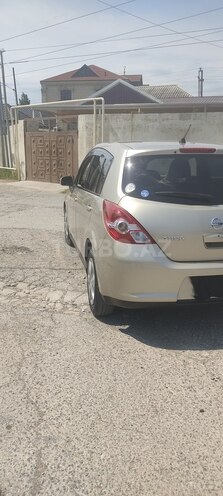 Nissan Tiida-13