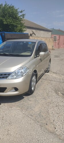 Nissan Tiida-15