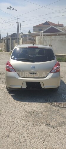 Nissan Tiida-12