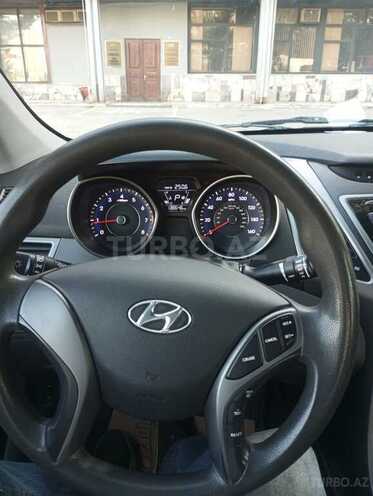 Hyundai Elantra-5