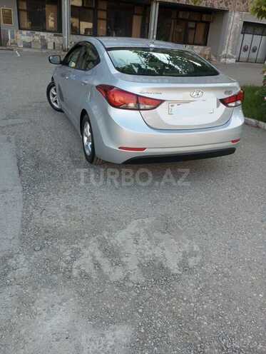 Hyundai Elantra-6