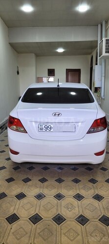 Hyundai Accent-6