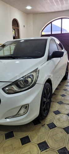 Hyundai Accent-2