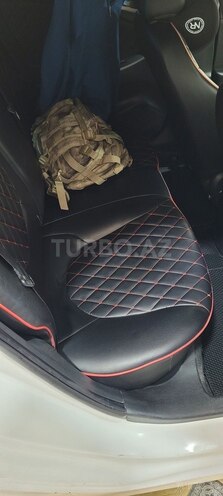 Hyundai Accent-10