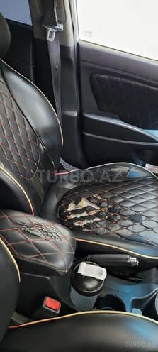 Hyundai Accent-8