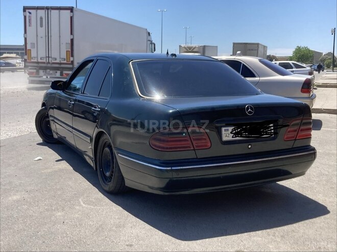 Mercedes E 220-6