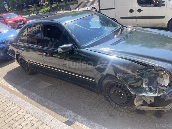 Mercedes E 220-3
