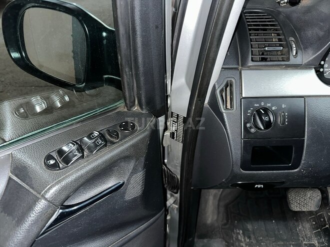 Mercedes Viano-7