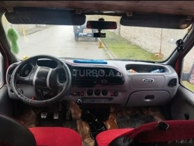 Ford Transit-4