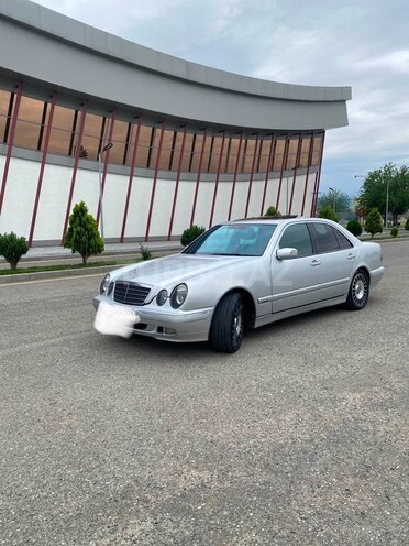 Mercedes E 240-7