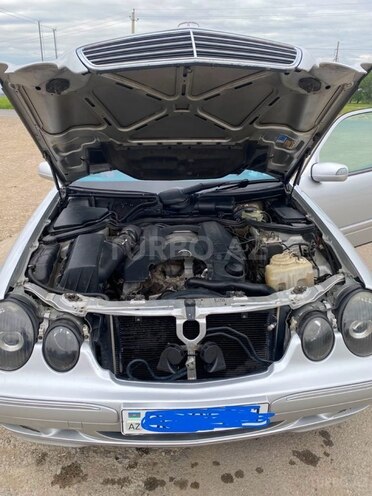 Mercedes E 240-8