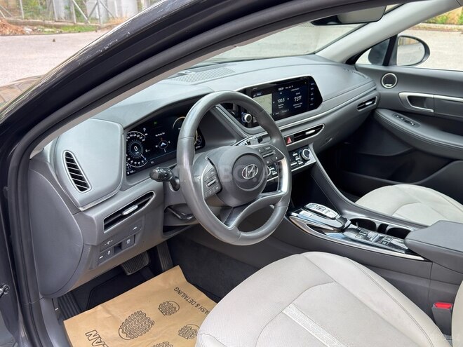 Hyundai Sonata-13