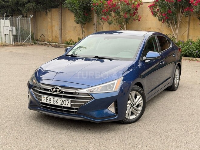 Hyundai Elantra-1