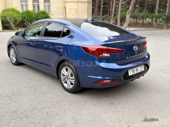 Hyundai Elantra-6