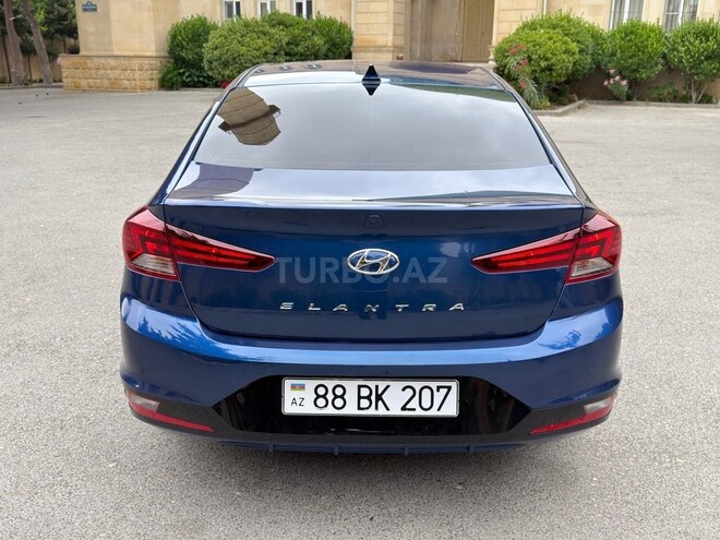 Hyundai Elantra-5